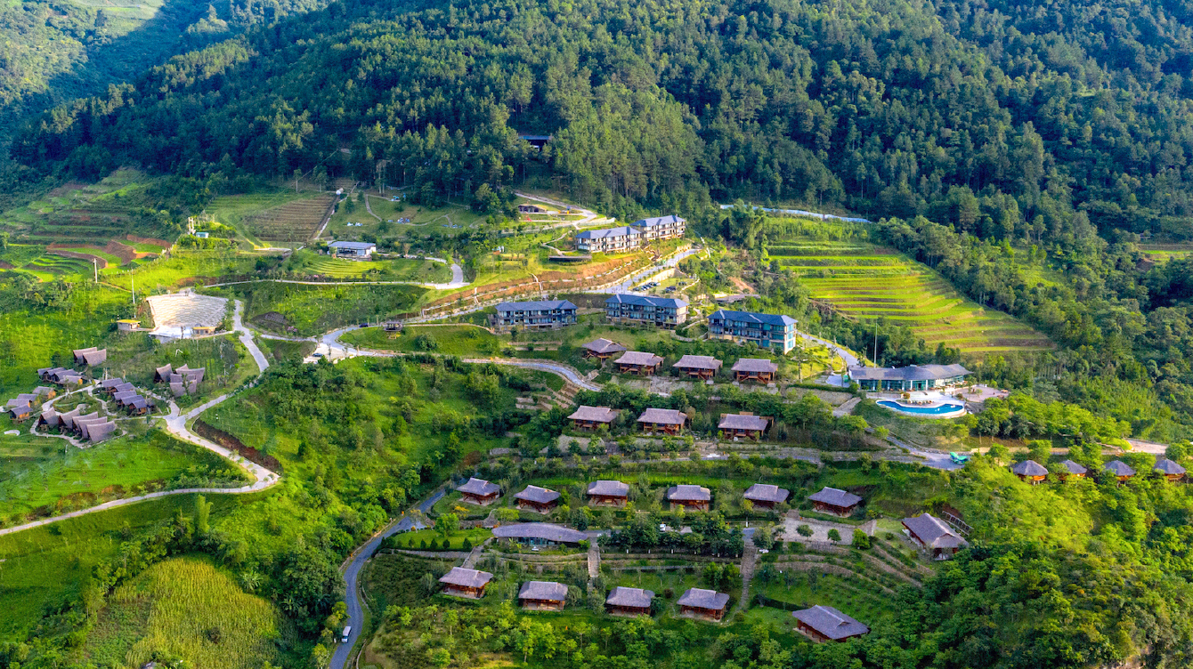 Le Champ Tú Lệ Resort Hot Spring & Spa