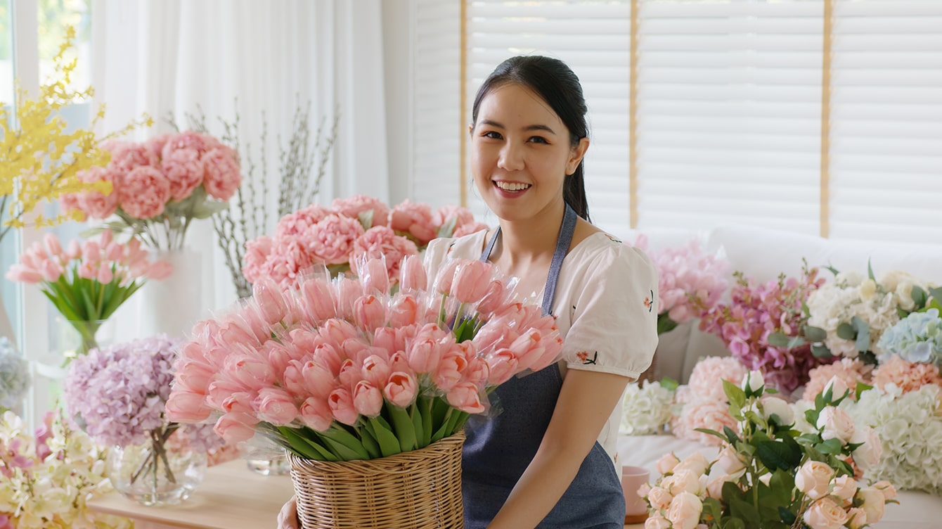 Doanh nhân đời sống - Hoa yêu thương