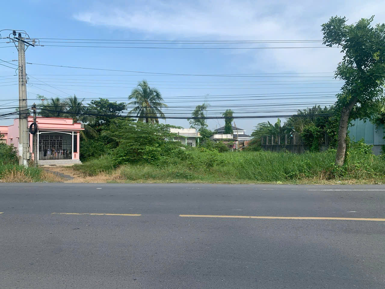 Bán bất động sản tại xã Thuận Thành, huyện Cần Giuộc, tỉnh Long An (nay là xã Cần Giuộc, tỉnh Tây Ninh)