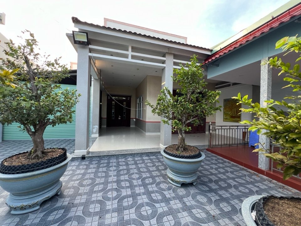 Bán bất động sản tại ấp Mỹ Lợi xã Mỹ Phong, thành phố Mỹ Tho, tỉnh Tiền Giang (nay là phường Mỹ Phong, tỉnh Đồng Tháp)