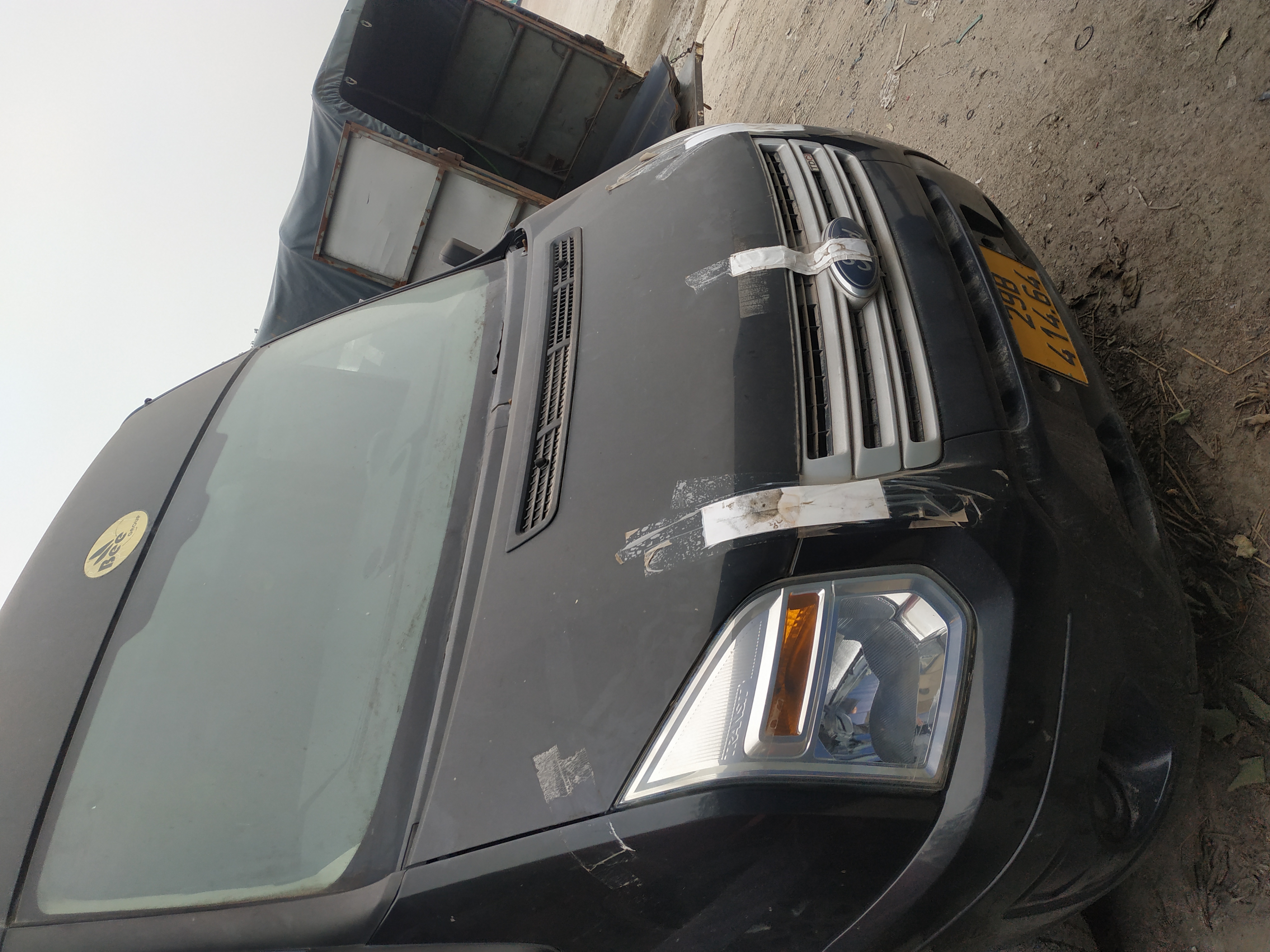 Bán Xe Ô tô khách 11 chổ nhãn hiệu FORD - Biển số đăng ký 29B-414.64