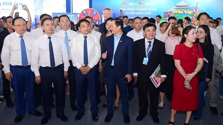Gian hàng của SACOMBANK thu hút khách quốc tế tại Lễ hội Tài chính số 2026