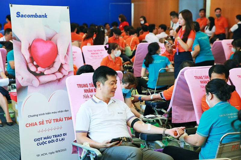 Sacombank tổ chức chương trình hiến máu -3