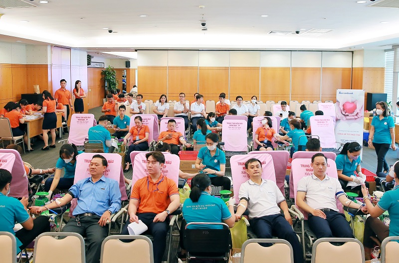 Sacombank tổ chức chương trình hiến máu -4