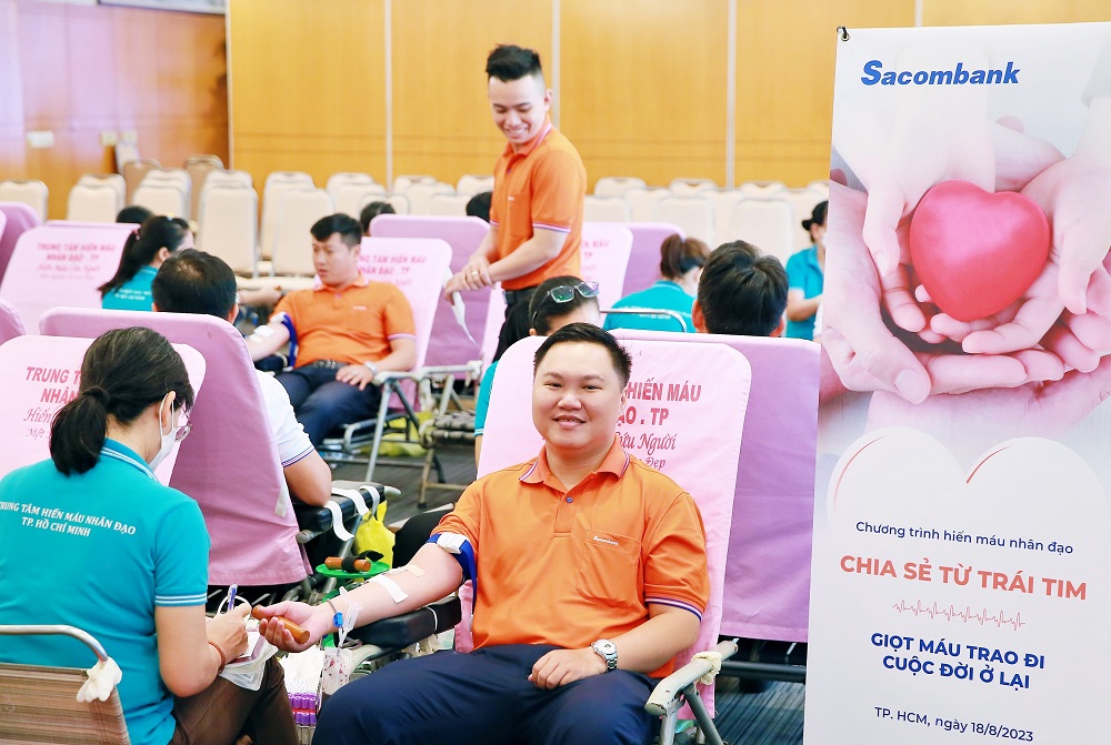 Dấu ấn niềm tin trên hành trình 32 năm phát triển không ngừng của Sacombank -2
