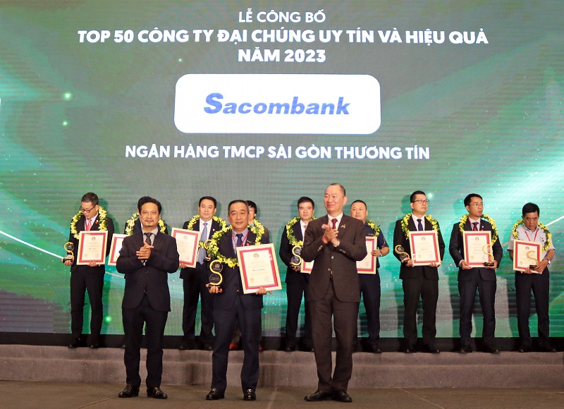 Sacombank nằm trong các bảng xếp hạng uy tín năm 2023 của Vietnam Report -1
