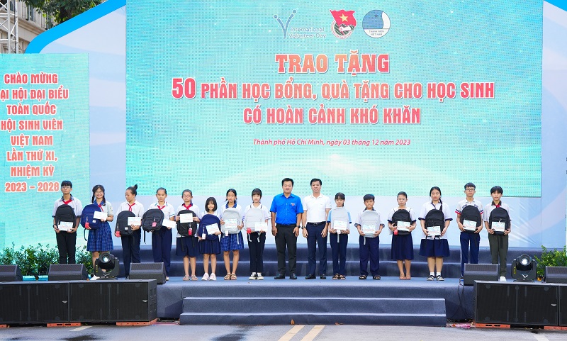 NHỮNG BƯỚC CHÂN VÌ CỘNG ĐỒNG
