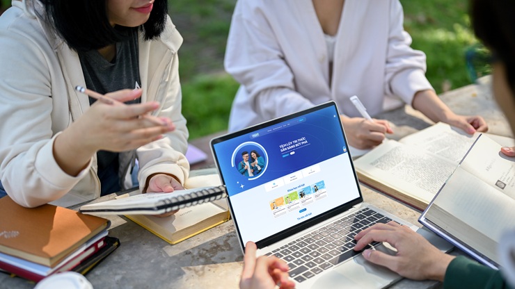 Sacombank mang "Trường học tài chính số" đến với sinh viên trên toàn quốc