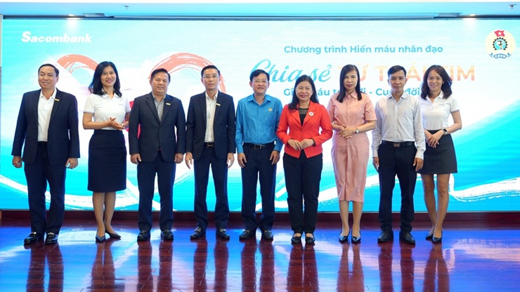 Sacombank tiếp nối hành trình “Chia sẻ từ trái tim” 2025